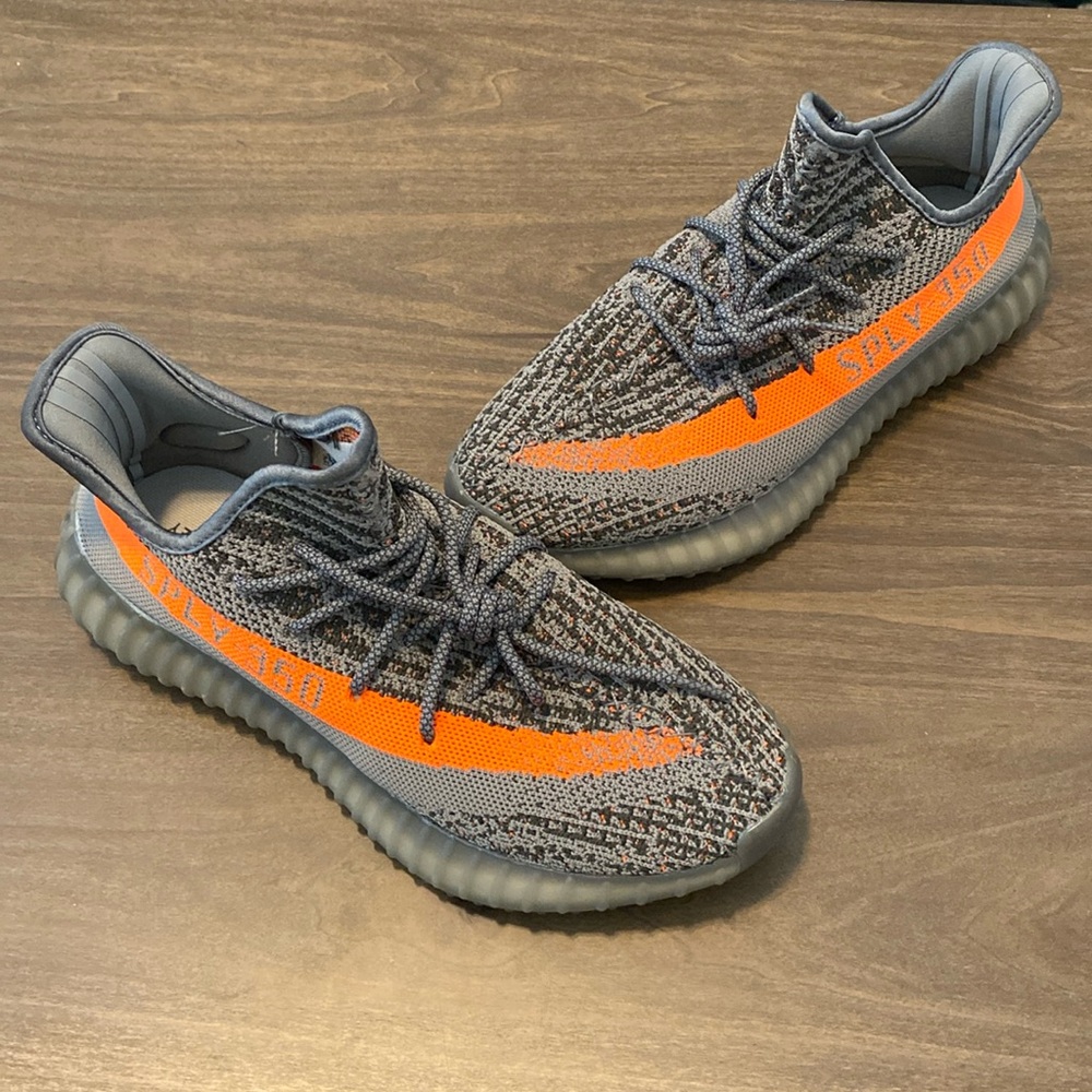 Yeezy Boost 350 V2 (carbon beluga)